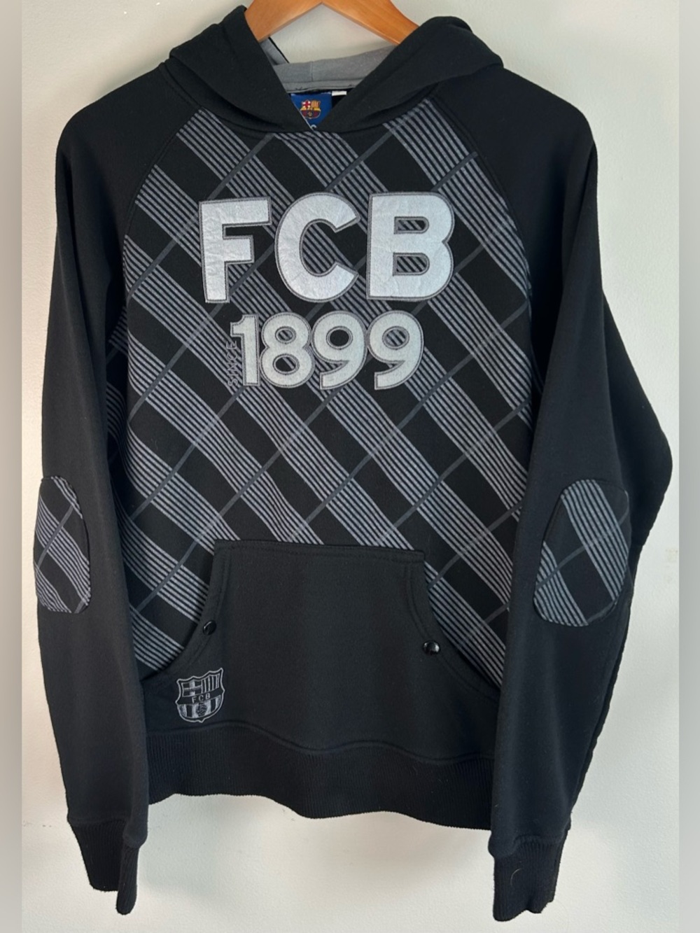 FCB Barcelona Official Merch Mens Sweater Hoodie 1899 Plaid Sz L FIFA FCB Spain
